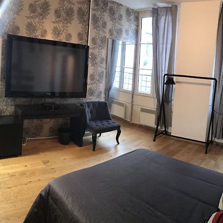 פריז Atypique Apartment - Saint-Germain Des Pres מראה חיצוני תמונה